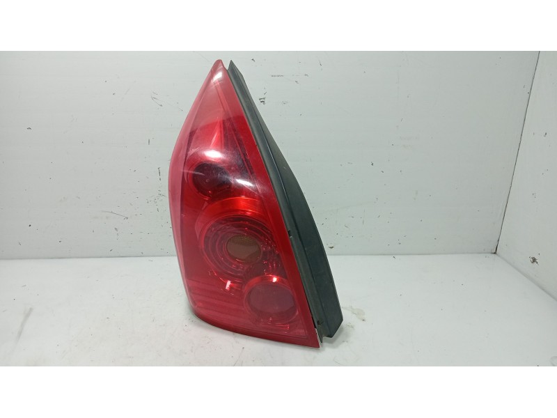 Recambio de piloto trasero izquierdo para nissan primera hatchback (p12) 1.6 referencia OEM IAM   