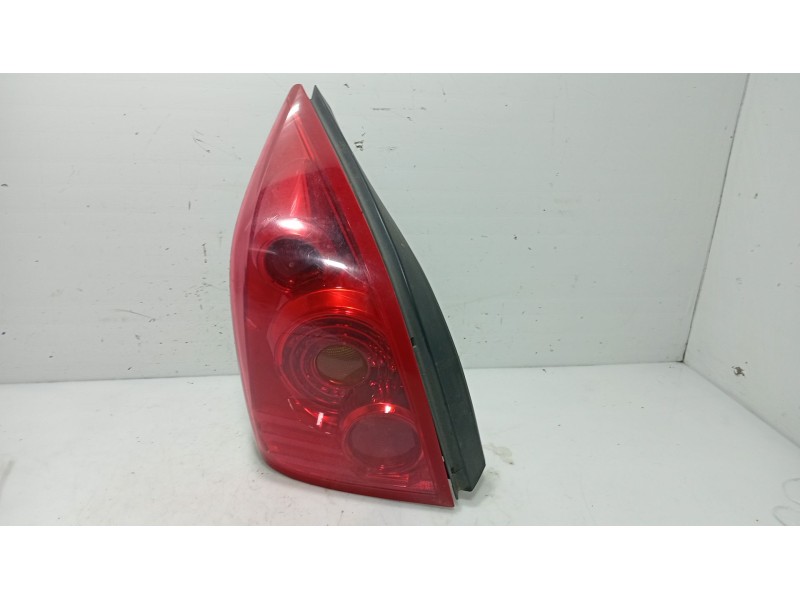 Recambio de piloto trasero izquierdo para nissan primera hatchback (p12) 1.6 referencia OEM IAM   