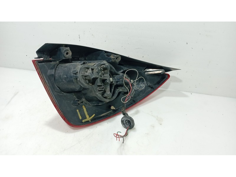 Recambio de piloto trasero izquierdo para nissan primera hatchback (p12) 1.6 referencia OEM IAM   