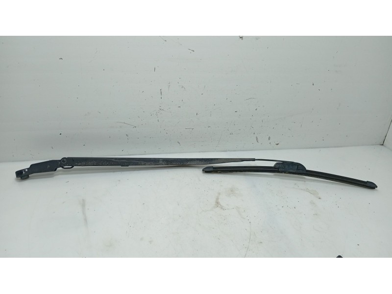 Recambio de brazo limpia delantero derecho para nissan primera hatchback (p12) 1.6 referencia OEM IAM   