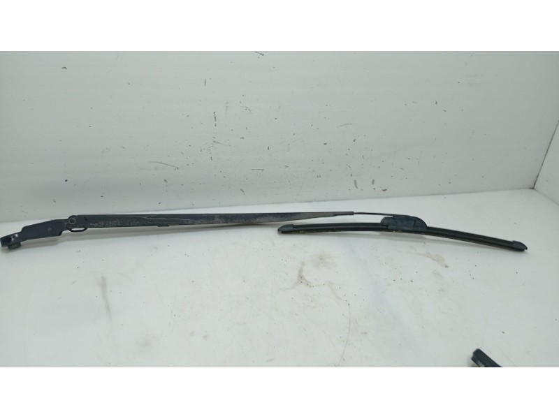 Recambio de brazo limpia delantero derecho para nissan primera hatchback (p12) 1.6 referencia OEM IAM   