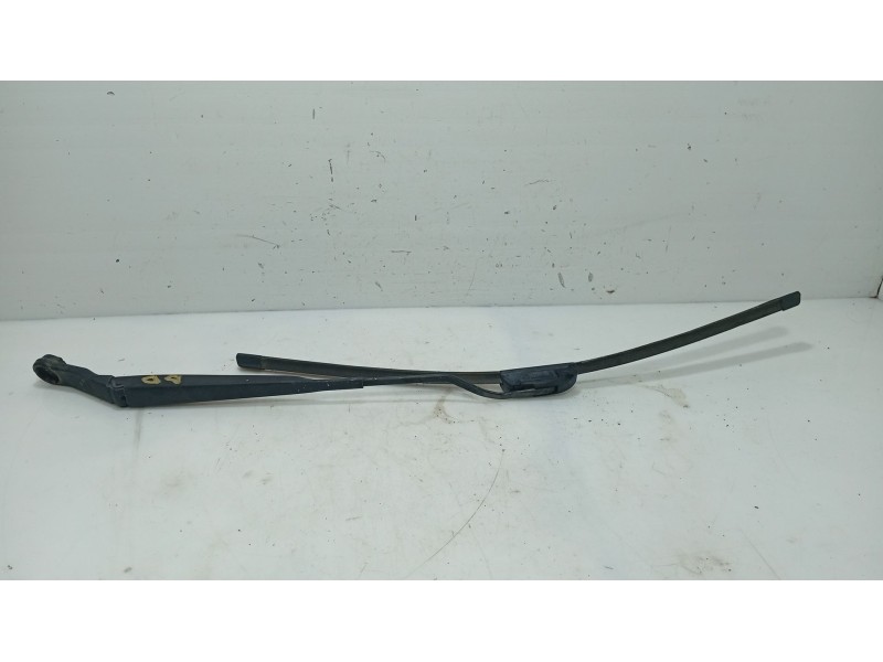 Recambio de brazo limpia delantero izquierdo para nissan primera hatchback (p12) 1.6 referencia OEM IAM   