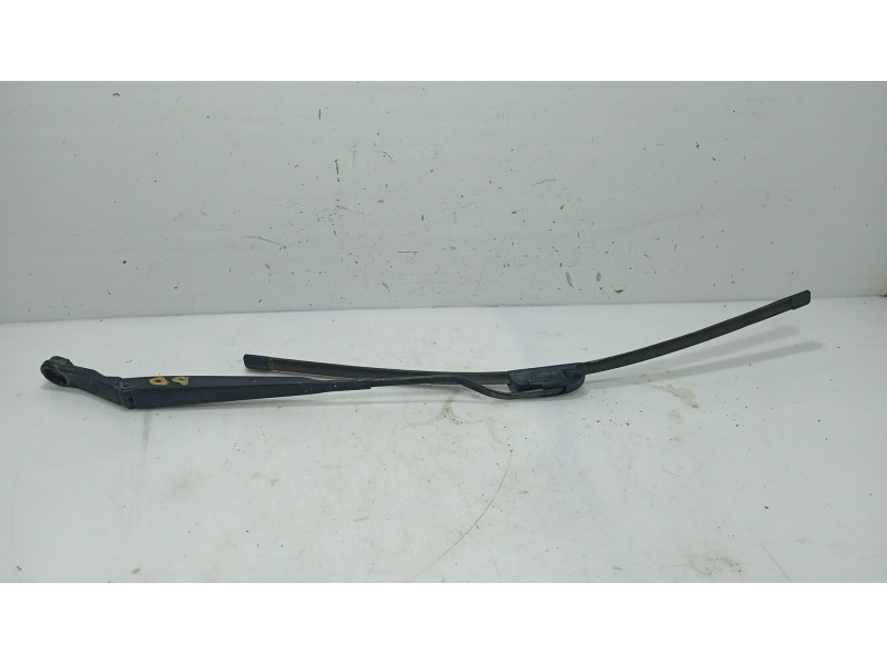 Recambio de brazo limpia delantero izquierdo para nissan primera hatchback (p12) 1.6 referencia OEM IAM   