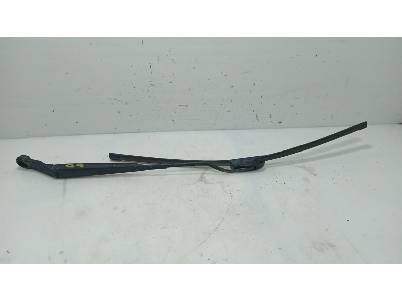 Recambio de brazo limpia delantero izquierdo para nissan primera hatchback (p12) 1.6 referencia OEM IAM   