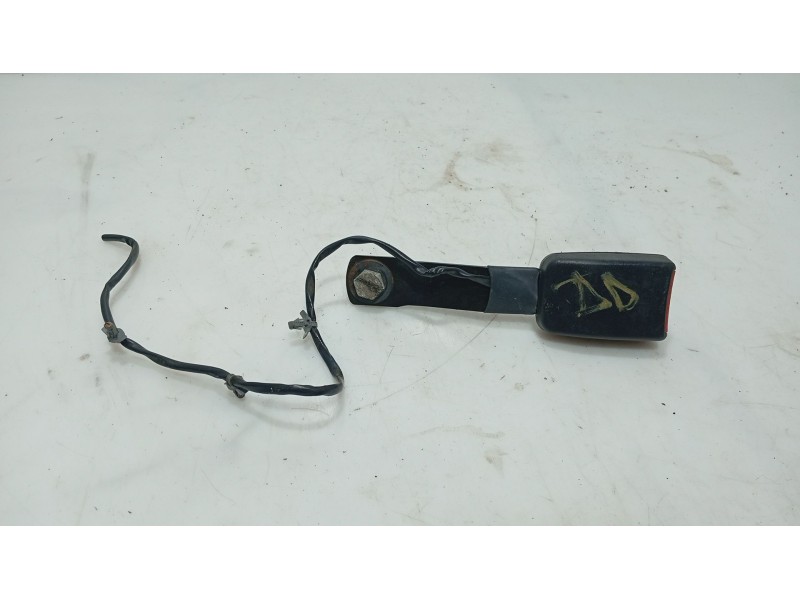 Recambio de anclaje cinturon delantero derecho para nissan primera hatchback (p12) 1.6 referencia OEM IAM   