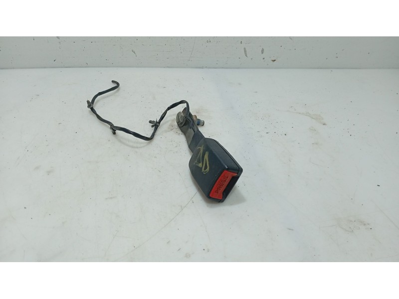 Recambio de anclaje cinturon delantero derecho para nissan primera hatchback (p12) 1.6 referencia OEM IAM   
