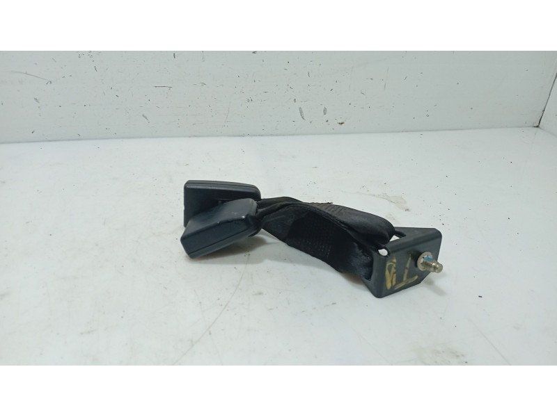 Recambio de anclaje cinturon trasero derecho para nissan primera hatchback (p12) 1.6 referencia OEM IAM   