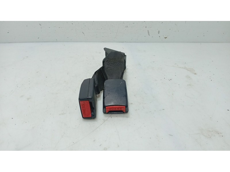Recambio de anclaje cinturon trasero derecho para nissan primera hatchback (p12) 1.6 referencia OEM IAM   