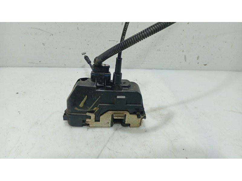 Recambio de cerradura puerta trasera izquierda para nissan primera hatchback (p12) 1.6 referencia OEM IAM   