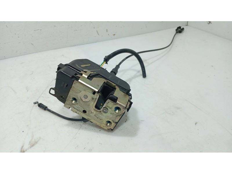 Recambio de cerradura puerta trasera izquierda para nissan primera hatchback (p12) 1.6 referencia OEM IAM   