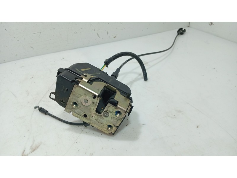 Recambio de cerradura puerta trasera izquierda para nissan primera hatchback (p12) 1.6 referencia OEM IAM   