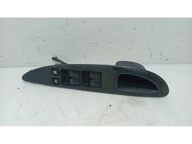 Recambio de mando elevalunas delantero izquierdo para nissan primera hatchback (p12) 1.6 referencia OEM IAM   