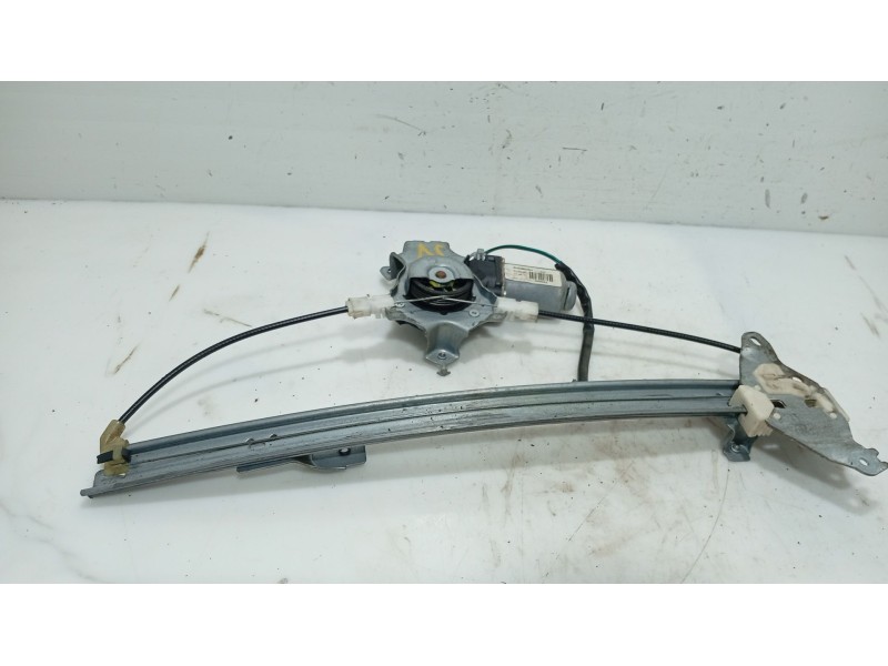 Recambio de elevalunas trasero izquierdo para nissan primera hatchback (p12) 1.6 referencia OEM IAM   