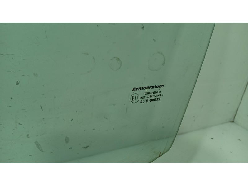 Recambio de luna delantera izquierda para nissan primera hatchback (p12) 1.6 referencia OEM IAM   