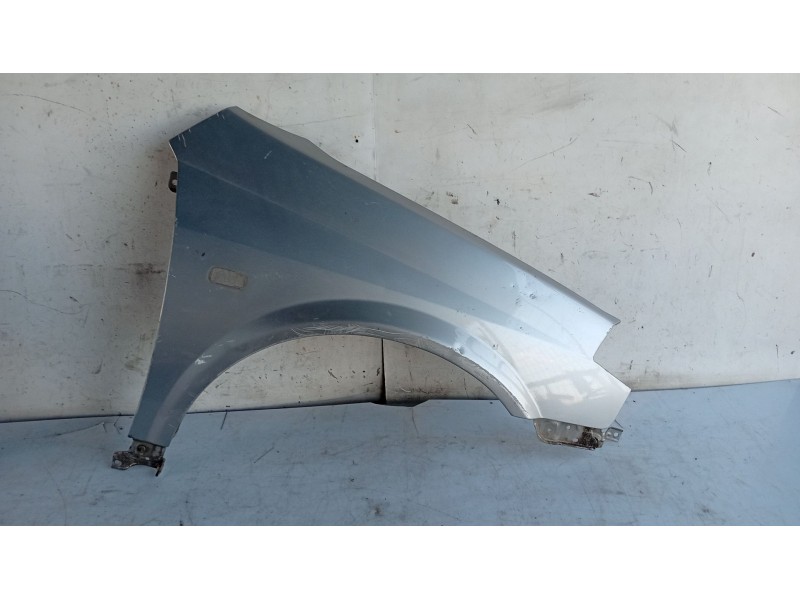 Recambio de aleta delantera derecha para nissan primera hatchback (p12) 1.6 referencia OEM IAM   