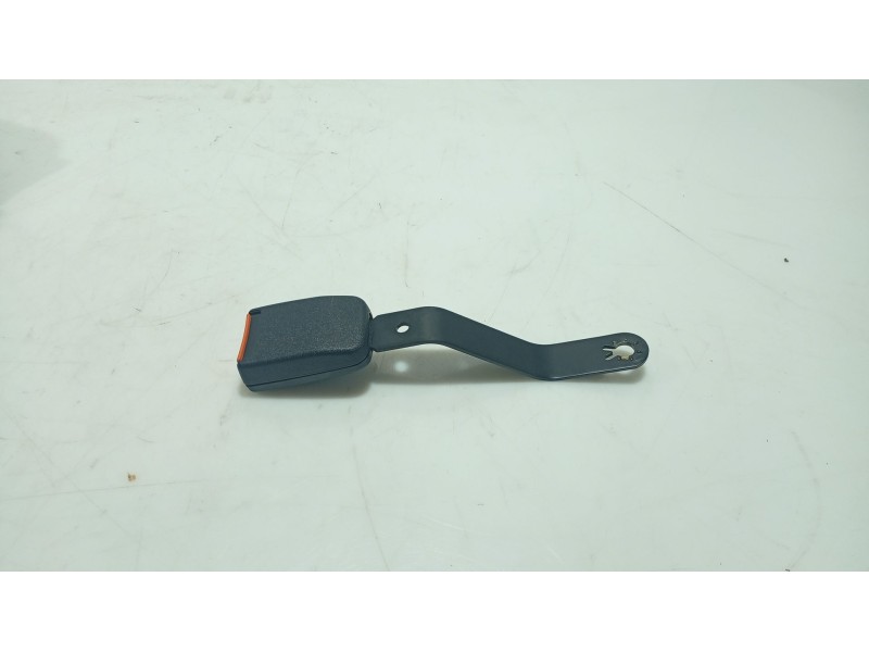 Recambio de anclaje cinturon delantero izquierdo para seat toledo i (1l2) 1.8 16v referencia OEM IAM   