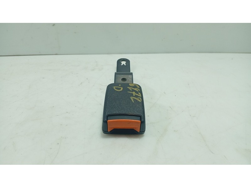 Recambio de anclaje cinturon delantero derecho para seat toledo i (1l2) 1.8 16v referencia OEM IAM   