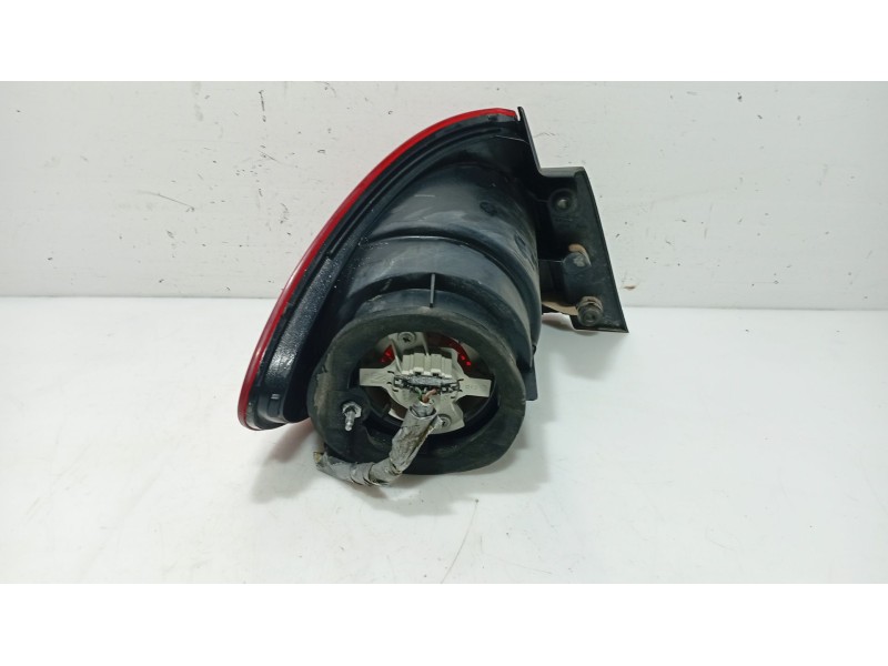 Recambio de piloto trasero derecho para seat toledo iii (5p2) 1.6 referencia OEM IAM 5P5945112A9B9  