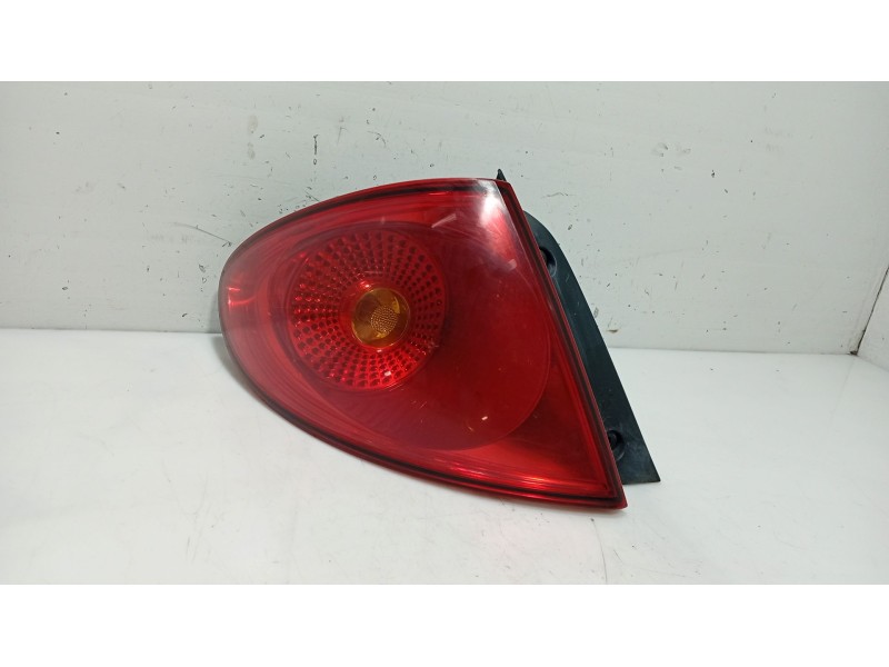 Recambio de piloto trasero izquierdo para seat toledo iii (5p2) 1.6 referencia OEM IAM 5P5945111A9B9  