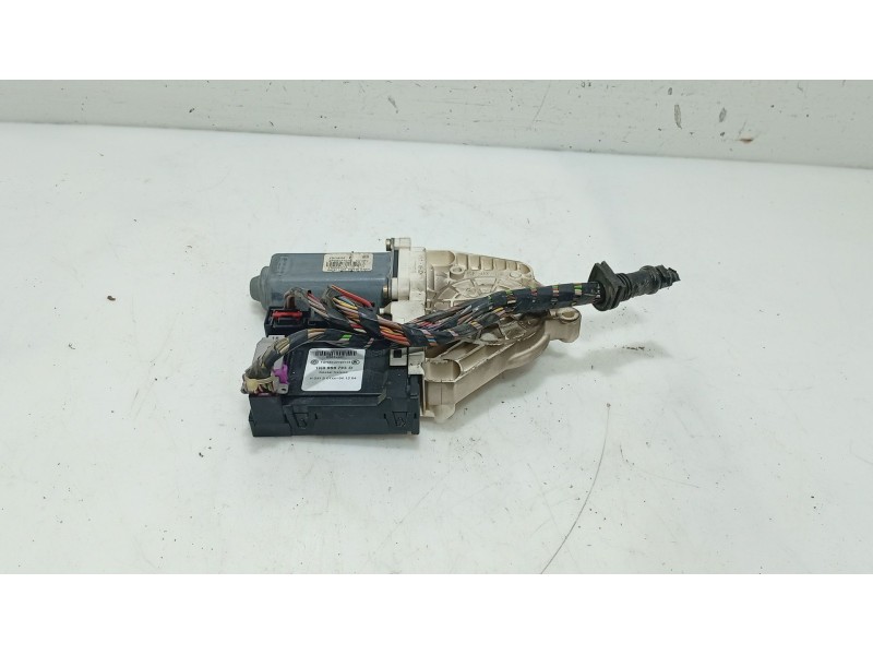 Recambio de motor elevalunas delantero izquierdo para seat toledo iii (5p2) 1.6 referencia OEM IAM   