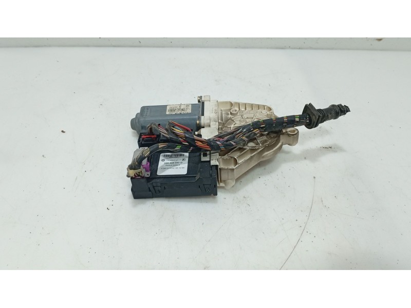 Recambio de motor elevalunas delantero izquierdo para seat toledo iii (5p2) 1.6 referencia OEM IAM   