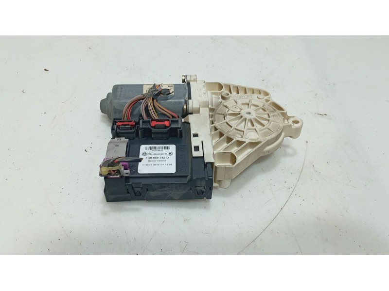 Recambio de motor elevalunas delantero derecho para seat toledo iii (5p2) 1.6 referencia OEM IAM   