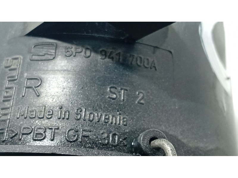 Recambio de faro antiniebla derecho para seat toledo iii (5p2) 1.6 referencia OEM IAM 5P0941704  