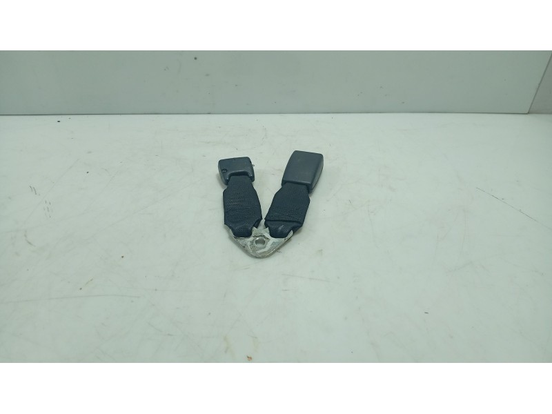 Recambio de anclaje cinturon trasero izquierdo para toyota yaris (_p1_) 1.3 (scp12_, scp13_) referencia OEM IAM   