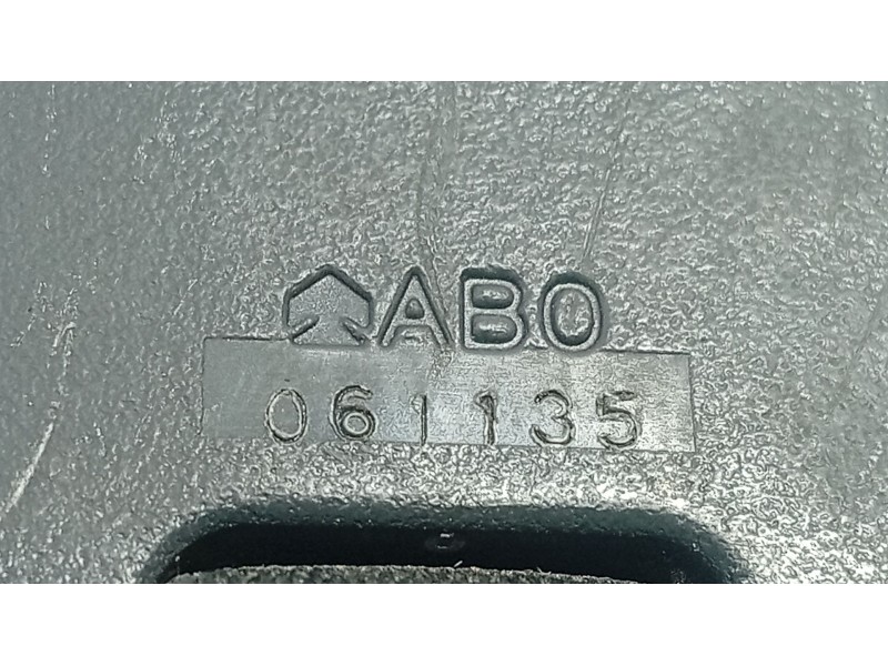 Recambio de anclaje cinturon trasero derecho para toyota yaris (_p1_) 1.3 (scp12_, scp13_) referencia OEM IAM   