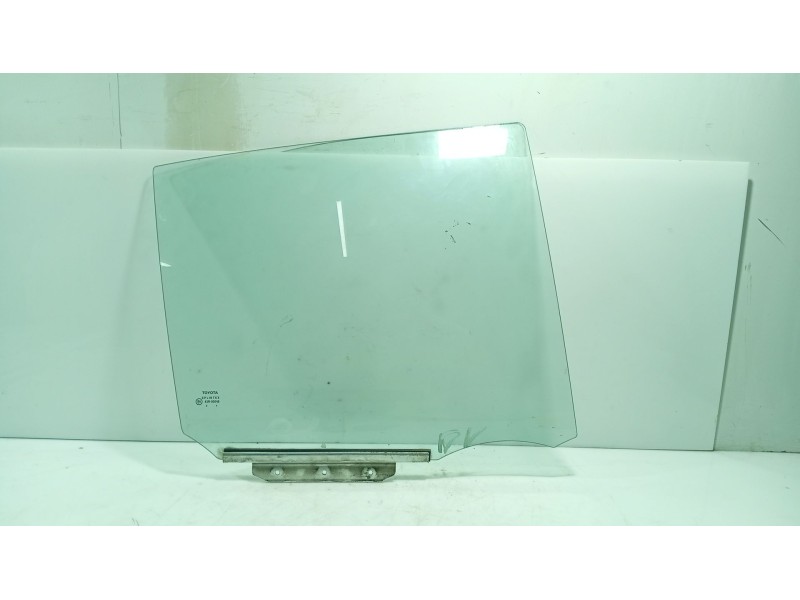 Recambio de luna trasera derecha para toyota yaris (_p1_) 1.3 (scp12_, scp13_) referencia OEM IAM 681300D010  