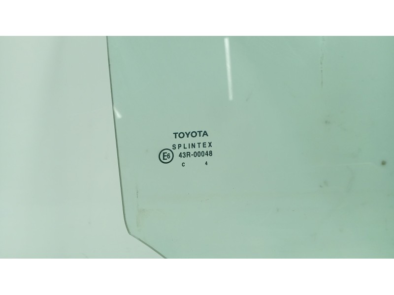 Recambio de luna trasera derecha para toyota yaris (_p1_) 1.3 (scp12_, scp13_) referencia OEM IAM 681300D010  