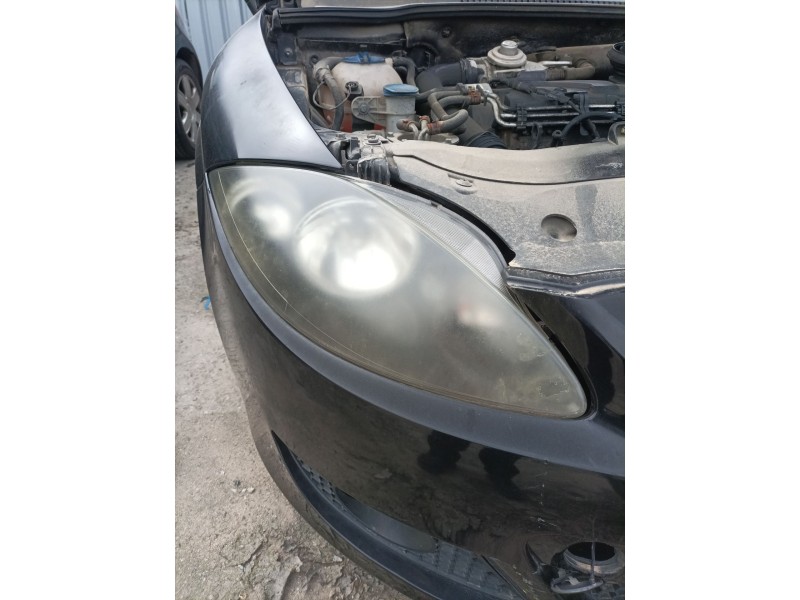 Recambio de faro derecho para seat leon (1p1) 1.9 tdi referencia OEM IAM 5P1941006E  