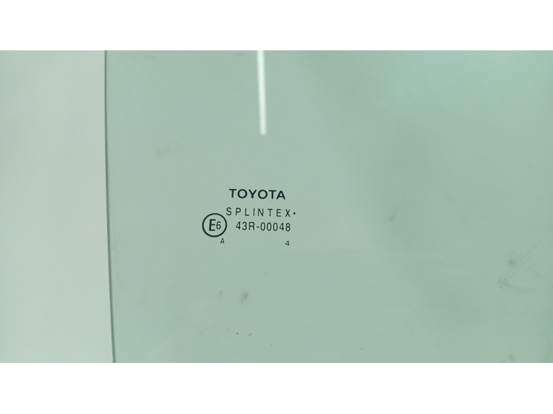Recambio de luna delantera derecha para toyota yaris (_p1_) 1.3 (scp12_, scp13_) referencia OEM IAM 681100D020  
