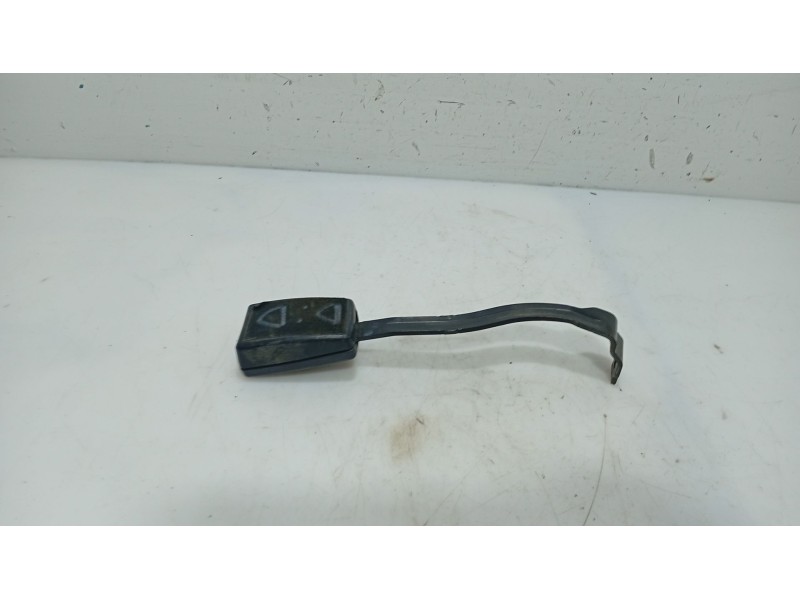 Recambio de anclaje cinturon delantero derecho para seat toledo iii (5p2) 1.6 referencia OEM IAM   