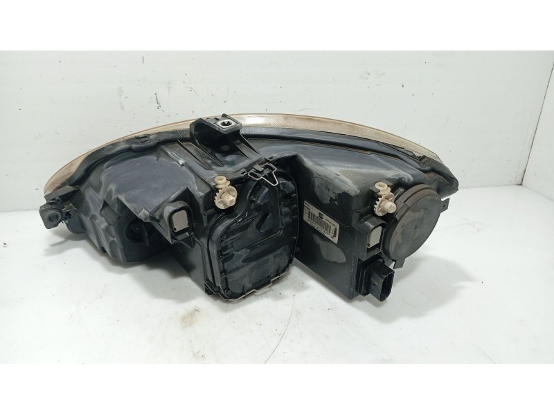 Recambio de faro derecho para seat toledo iii (5p2) 1.6 referencia OEM IAM 5P1941006E  