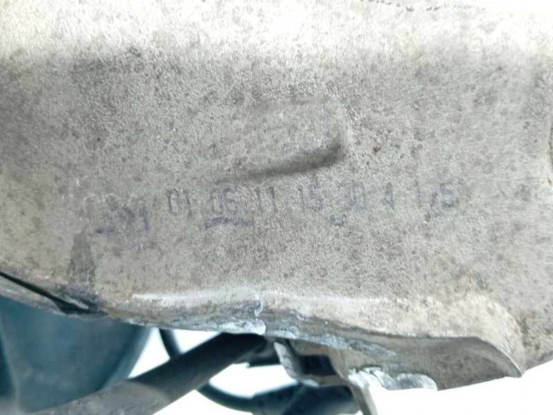 Recambio de mangueta delantera izquierda para volkswagen passat b7 (362) 2.0 tdi referencia OEM IAM 3C0407253F  