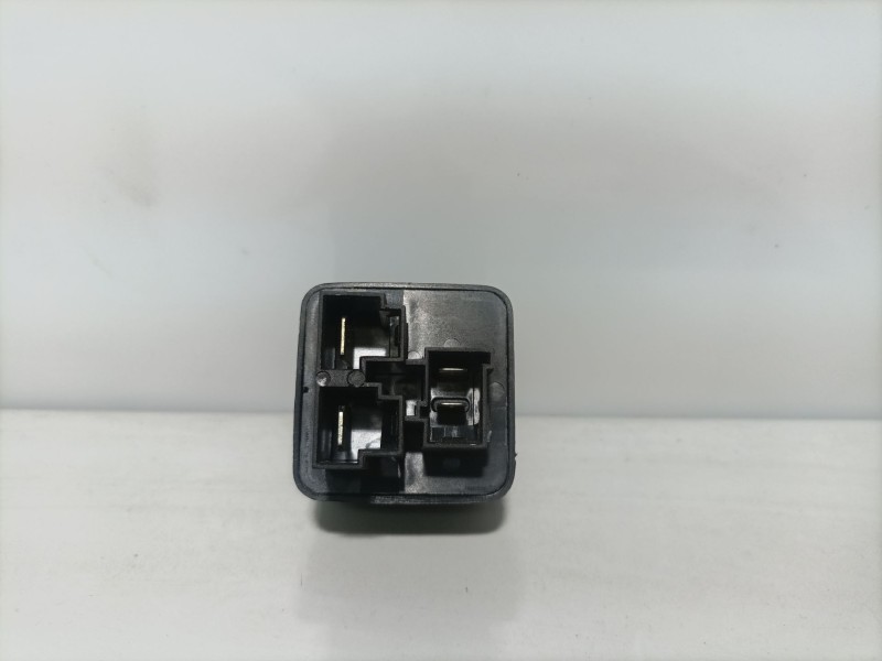 Recambio de caja precalentamiento para nissan serena (c23) 2.3 d referencia OEM IAM 25230G2400  