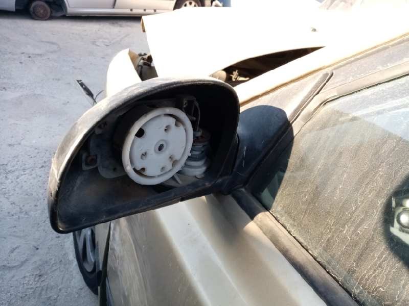 Recambio de retrovisor izquierdo para hyundai accent (lc) 1.3 cat referencia OEM IAM 8761125710  