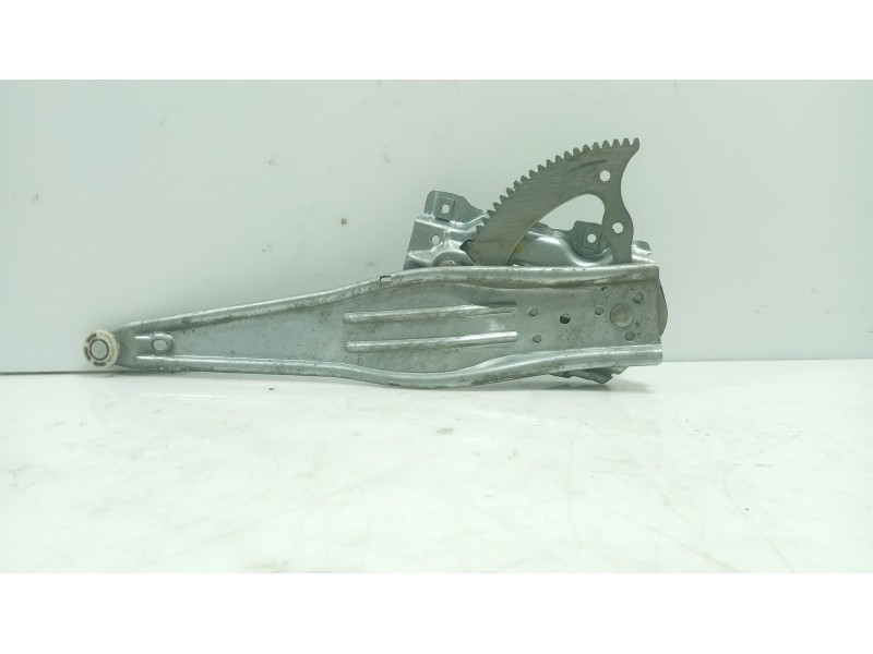 Recambio de elevalunas trasero izquierdo para toyota yaris (_p1_) 1.3 (scp12_, scp13_) referencia OEM IAM 698400D010  