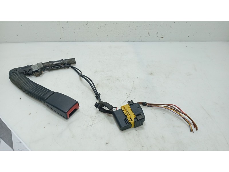 Recambio de anclaje cinturon delantero derecho para bmw 5 (e60) 525 d referencia OEM IAM   