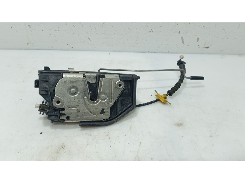 Recambio de cerradura puerta delantera derecha para bmw 5 (e60) 525 d referencia OEM IAM 51217202146 / 51247840617  