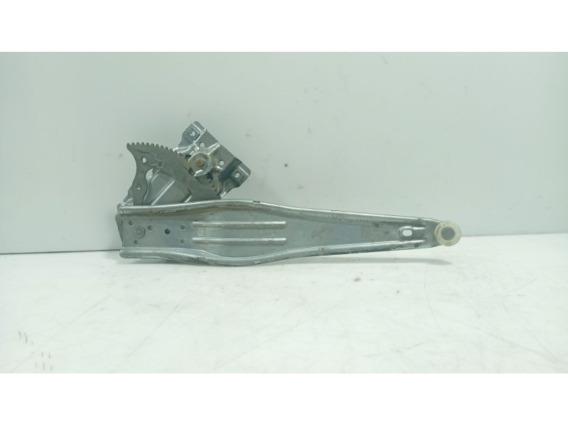 Recambio de elevalunas trasero derecho para toyota yaris (_p1_) 1.3 (scp12_, scp13_) referencia OEM IAM 698300D020  