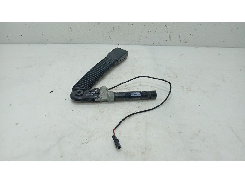 Recambio de anclaje cinturon delantero izquierdo para bmw 5 (e60) 525 d referencia OEM IAM   