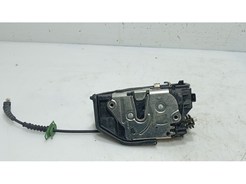 Recambio de cerradura puerta trasera izquierda para bmw 5 (e60) 525 d referencia OEM IAM 51227202147  