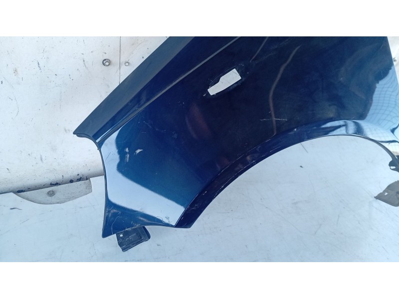 Recambio de aleta delantera izquierda para toyota yaris (_p1_) 1.3 (scp12_, scp13_) referencia OEM IAM 538120D010  