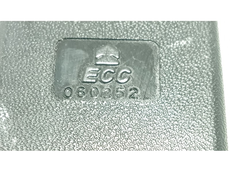 Recambio de anclaje cinturon delantero izquierdo para toyota yaris (_p1_) 1.3 (scp12_, scp13_) referencia OEM IAM   