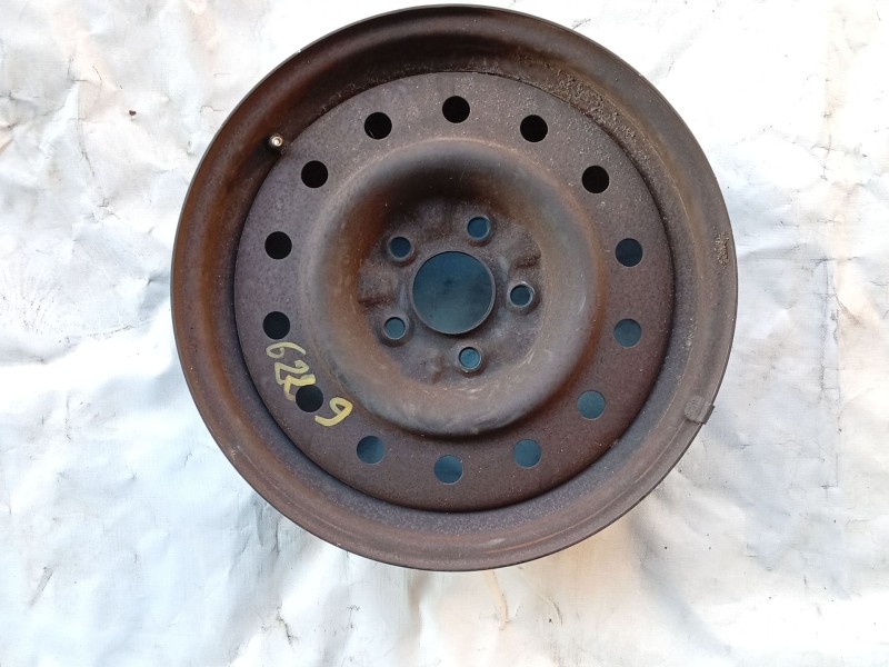 Recambio de llanta para nissan primera hatchback (p12) 1.6 referencia OEM IAM   