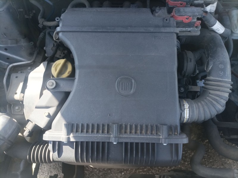 Recambio de caja filtro de aire para fiat grande punto (199_) 1.4 16v (199bxg1b, 199axg1b) referencia OEM IAM   