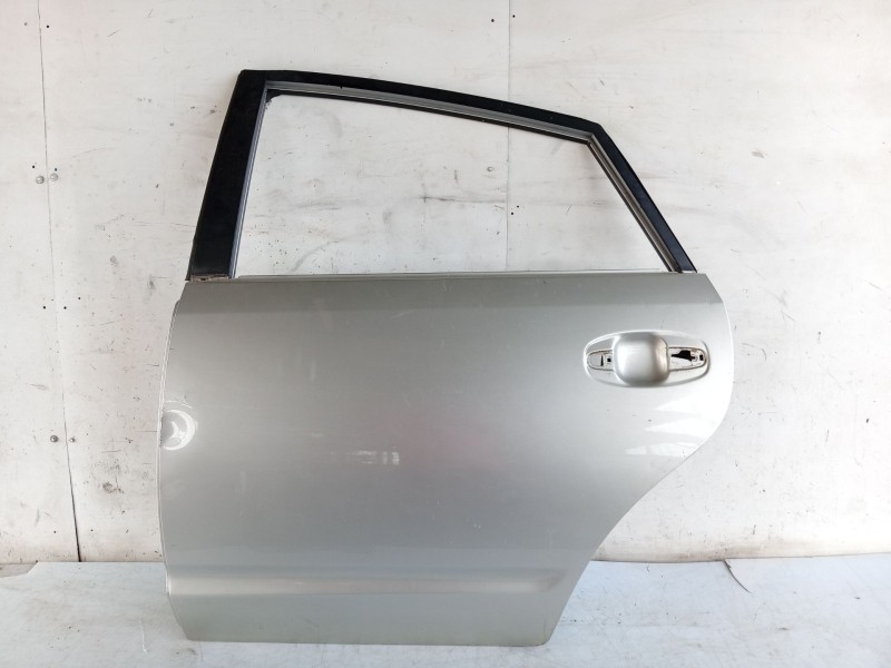 Recambio de puerta trasera izquierda para toyota avensis (_t25_) 1.8 (zzt251_) referencia OEM IAM 6700405110  