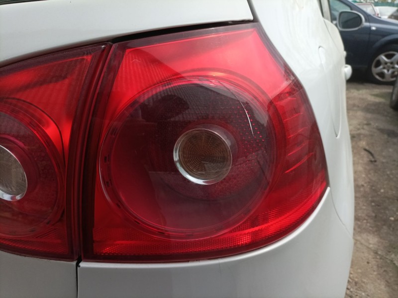 Recambio de piloto trasero derecho para volkswagen golf v (1k1) 1.6 referencia OEM IAM 1K6945096AA  